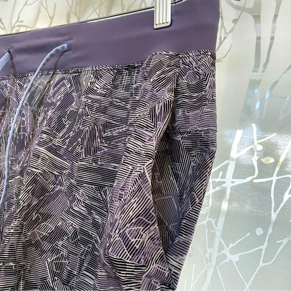 Lululemon T.H.E 7” linerless shorts black purple Parallel Divide Dusky Lavender - Picture 4 of 11